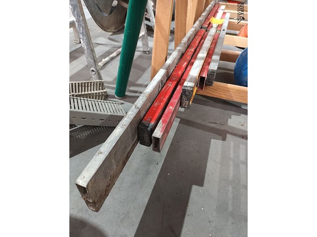 Lot 73 - waterpas. 6 stuks - afbeelding 2 van  2