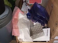 Lot 73 - winkelbenodigdheden - afbeelding 1 van  5