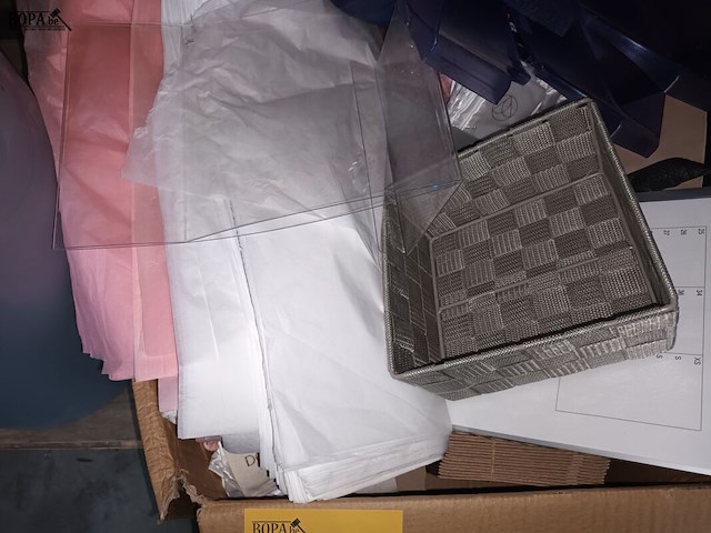 Lot 73 - winkelbenodigdheden - afbeelding 2 van  5