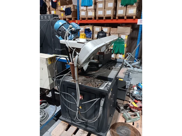 Lot 73 - zenith metaallintzaagmachine - afbeelding 1 van  8