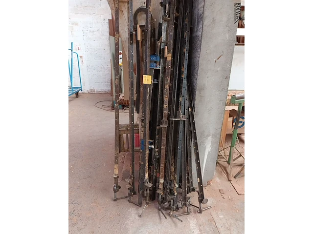Lot 730 - lange lijmklemmen. 20 stuks - afbeelding 1 van  5