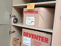 Lot 731 - dichtingsprofielen en rubbers. inhoud kast - afbeelding 1 van  4