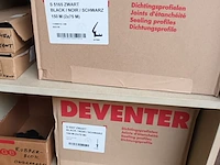 Lot 731 - dichtingsprofielen en rubbers. inhoud kast - afbeelding 3 van  4