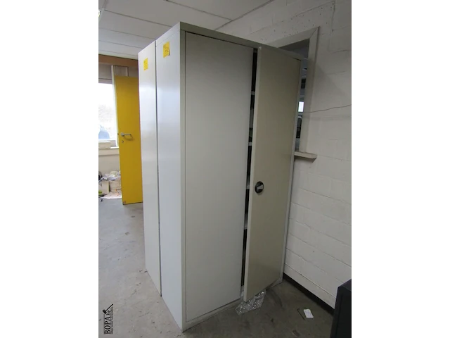 Lot 732 - bureaukast - afbeelding 1 van  2