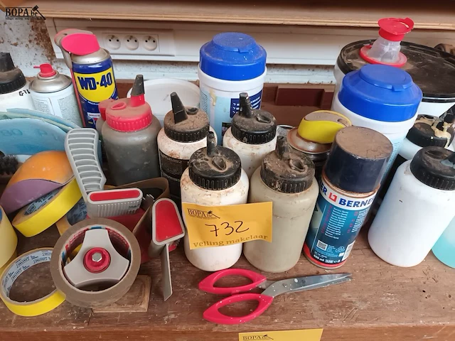 Lot 732 - plakband, lijm en producten - afbeelding 3 van  4