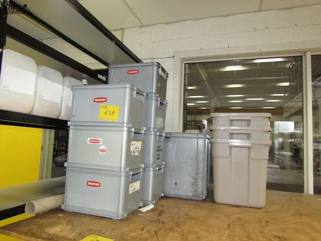 Lot 735 - kunststof bakken. 11 stuks - afbeelding 1 van  4
