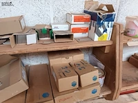 Lot 735 - werkmateriaal en sorteerbakjes - afbeelding 6 van  6