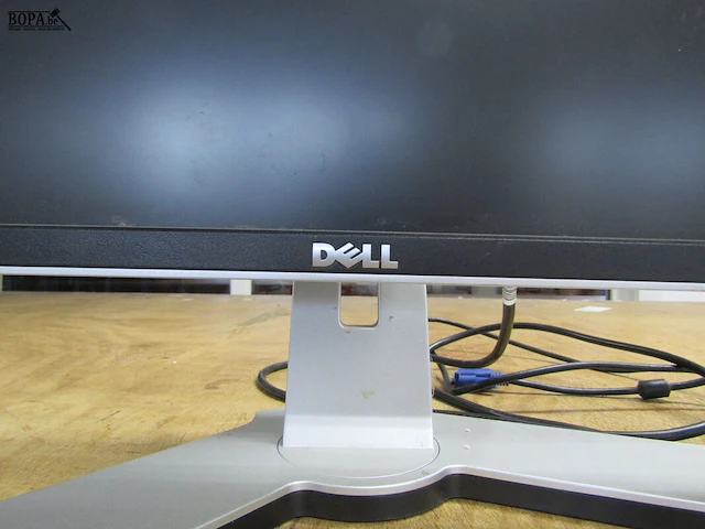Lot 736 - computerscherm dell - afbeelding 2 van  3