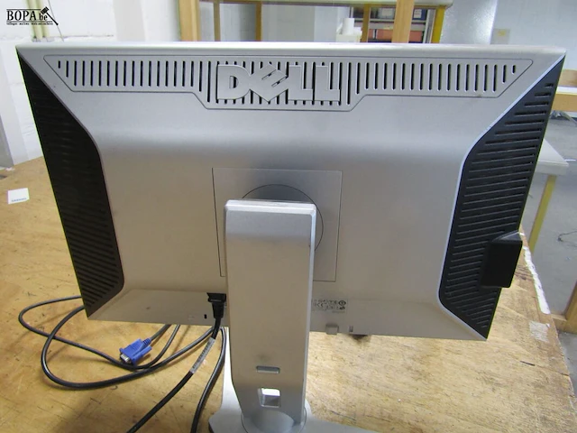 Lot 736 - computerscherm dell - afbeelding 3 van  3