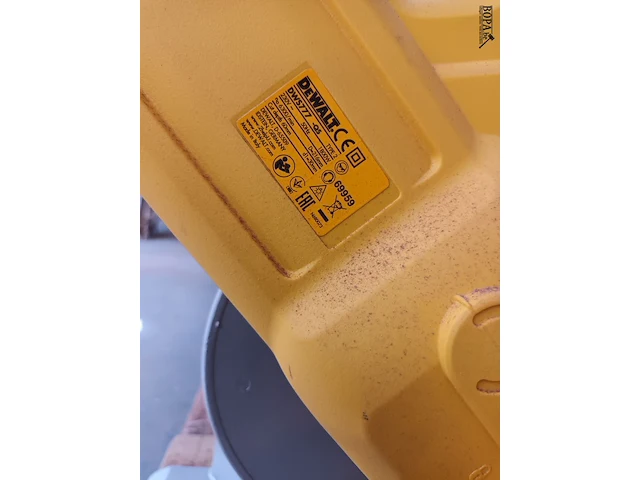 Lot 738 - afkortzaagmachine dewalt - afbeelding 4 van  4