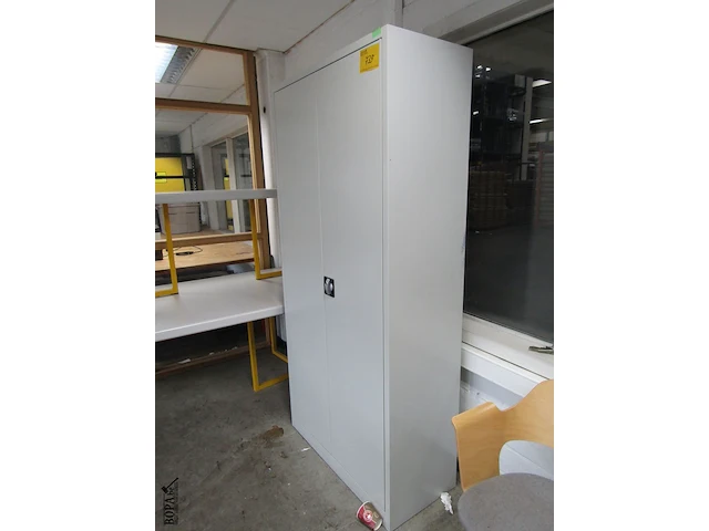 Lot 739 - bureaukast - afbeelding 2 van  2