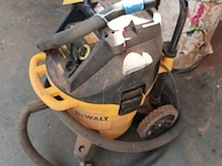Lot 739 - stofzuiger dewalt - afbeelding 3 van  3