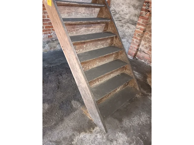 Lot 74 - houten trap - afbeelding 3 van  3