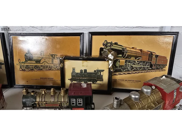 Lot 74 - lotje diverse treintjes en kaders ong 13 stuks - afbeelding 5 van  6