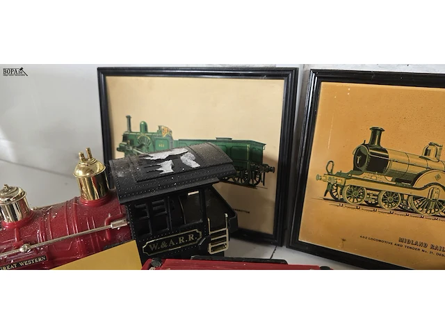 Lot 74 - lotje diverse treintjes en kaders ong 13 stuks - afbeelding 6 van  6