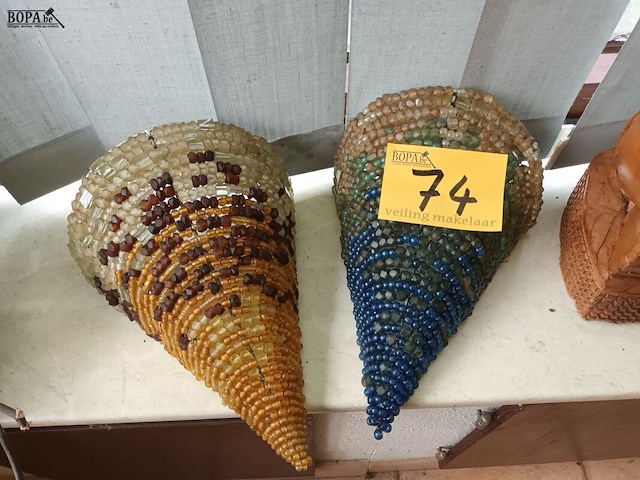 Lot 74 - muurdecoratie. 2 stuks - afbeelding 1 van  3