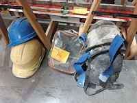 Lot 74 - veiligheidsmateriaal - afbeelding 1 van  4