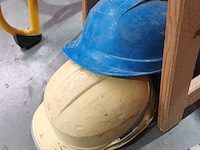 Lot 74 - veiligheidsmateriaal - afbeelding 2 van  4