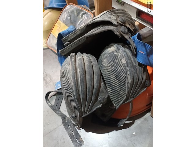 Lot 74 - veiligheidsmateriaal - afbeelding 4 van  4