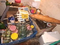 Lot 74 - verf en diversen - afbeelding 1 van  3