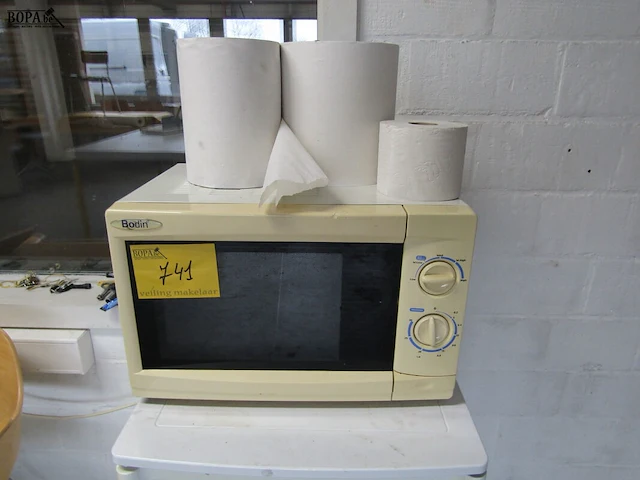 Lot 741 - microgolfoven bodin - afbeelding 1 van  4