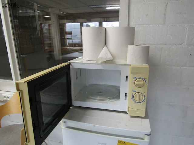 Lot 741 - microgolfoven bodin - afbeelding 3 van  4
