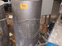 Lot 743 - ronde container op wielen - afbeelding 1 van  3