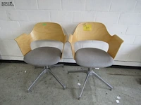 Lot 745 - bureaustoel. 2 stuks - afbeelding 1 van  3