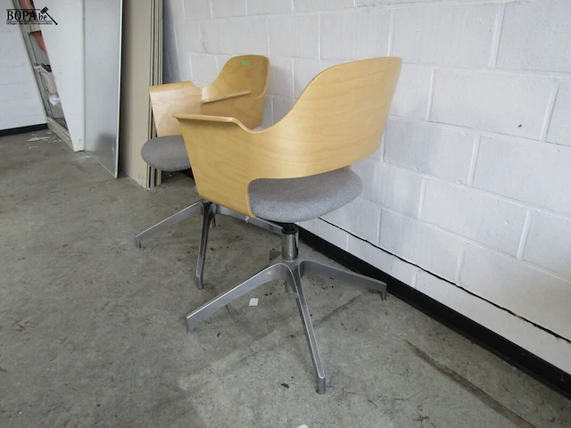 Lot 745 - bureaustoel. 2 stuks - afbeelding 3 van  3