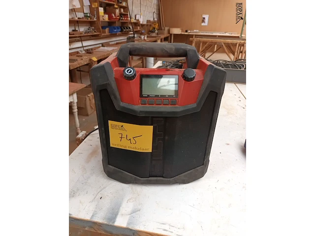 Lot 745 - werfradio hilti - afbeelding 1 van  5