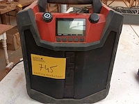 Lot 745 - werfradio hilti - afbeelding 1 van  5