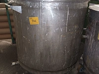 Lot 746 - ronde container op wielen - afbeelding 1 van  3