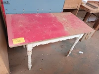 Lot 748 - vintage keukentafel - afbeelding 1 van  3