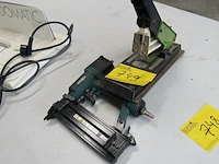 Lot 749 - nietjesmachine en nagelschieter - afbeelding 1 van  5