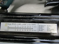 Lot 749 - nietjesmachine en nagelschieter - afbeelding 5 van  5