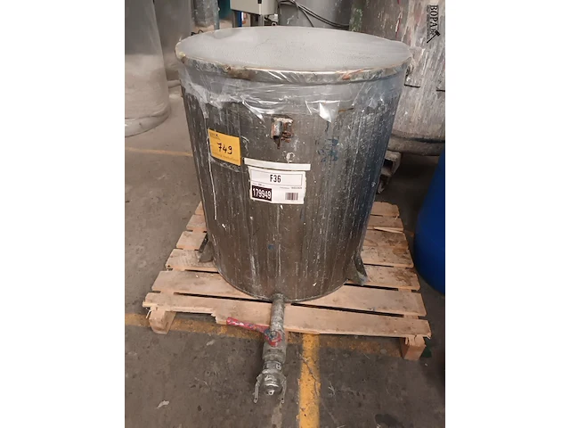 Lot 749 - ronde container op wielen - afbeelding 1 van  2