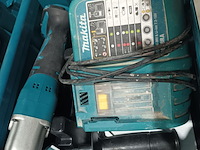 Lot 75 - accu haakse boormachine makita - afbeelding 4 van  4