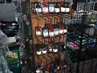 Lot 75 - display molen met hangers - afbeelding 1 van  4