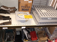 Lot 75 - diversen. inhoud rek - afbeelding 1 van  5