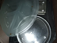 Lot 75 - glazen schalen en spiegels - afbeelding 2 van  3