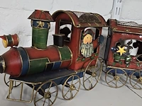 Lot 75 - kerst trein locomotief met 2 wagons in metaal - afbeelding 2 van  3