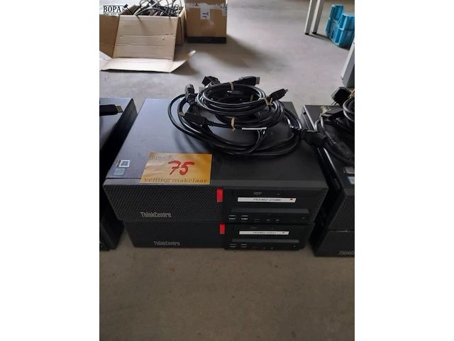Lot 75 - lenovo thinkcentre desktop - 2 stuks - afbeelding 1 van  1