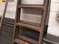 Lot 75 - metalen putladder. 2 stuks - afbeelding 3 van  4