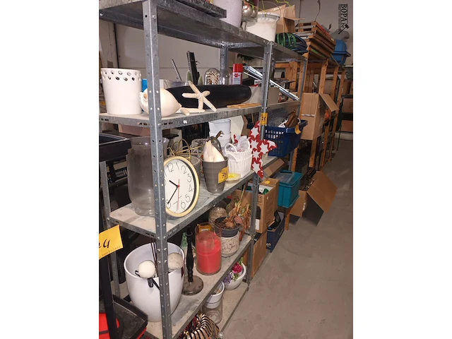Lot 75 - metalen rek. 2 stuks - afbeelding 1 van  3