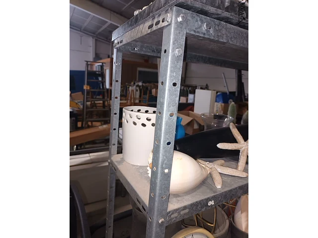 Lot 75 - metalen rek. 2 stuks - afbeelding 2 van  3