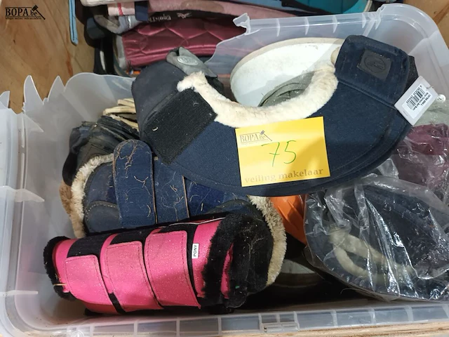 Lot 75 - paardenmateriaal - afbeelding 3 van  4