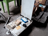 Lot 75 - personenliftje - afbeelding 1 van  3