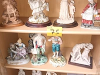 Lot 75 - porseleinen beeldjes. 15 stuks - afbeelding 1 van  5