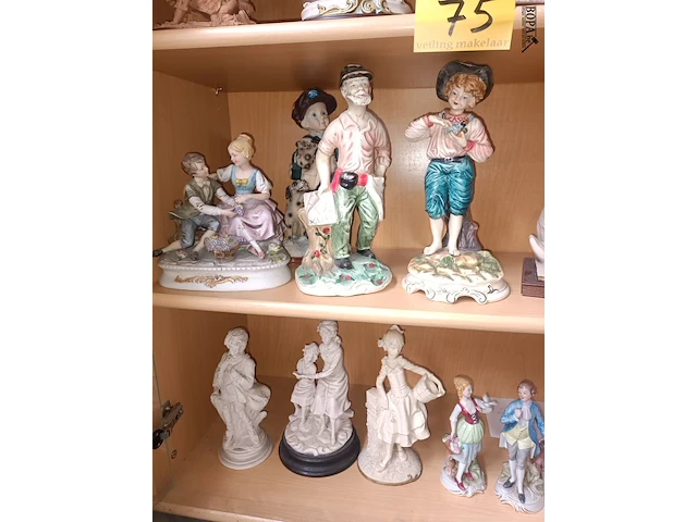 Lot 75 - porseleinen beeldjes. 15 stuks - afbeelding 4 van  5