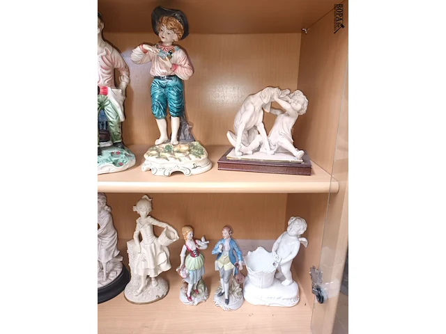 Lot 75 - porseleinen beeldjes. 15 stuks - afbeelding 5 van  5